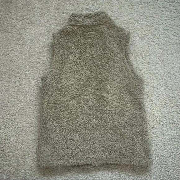 Patagonia Girls Los Gatos Vest Khaki Fleece Sz XL 14 Polyester Sty65490, - Picture 12 of 16